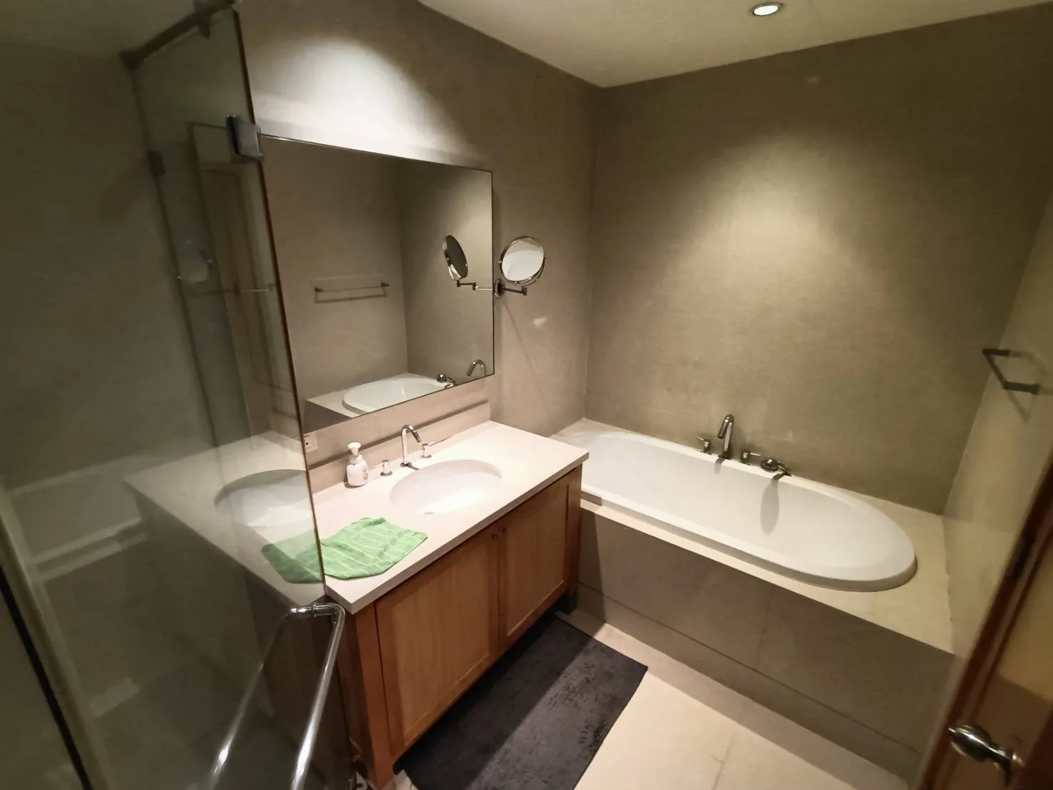 The Emporio Place — photo 11