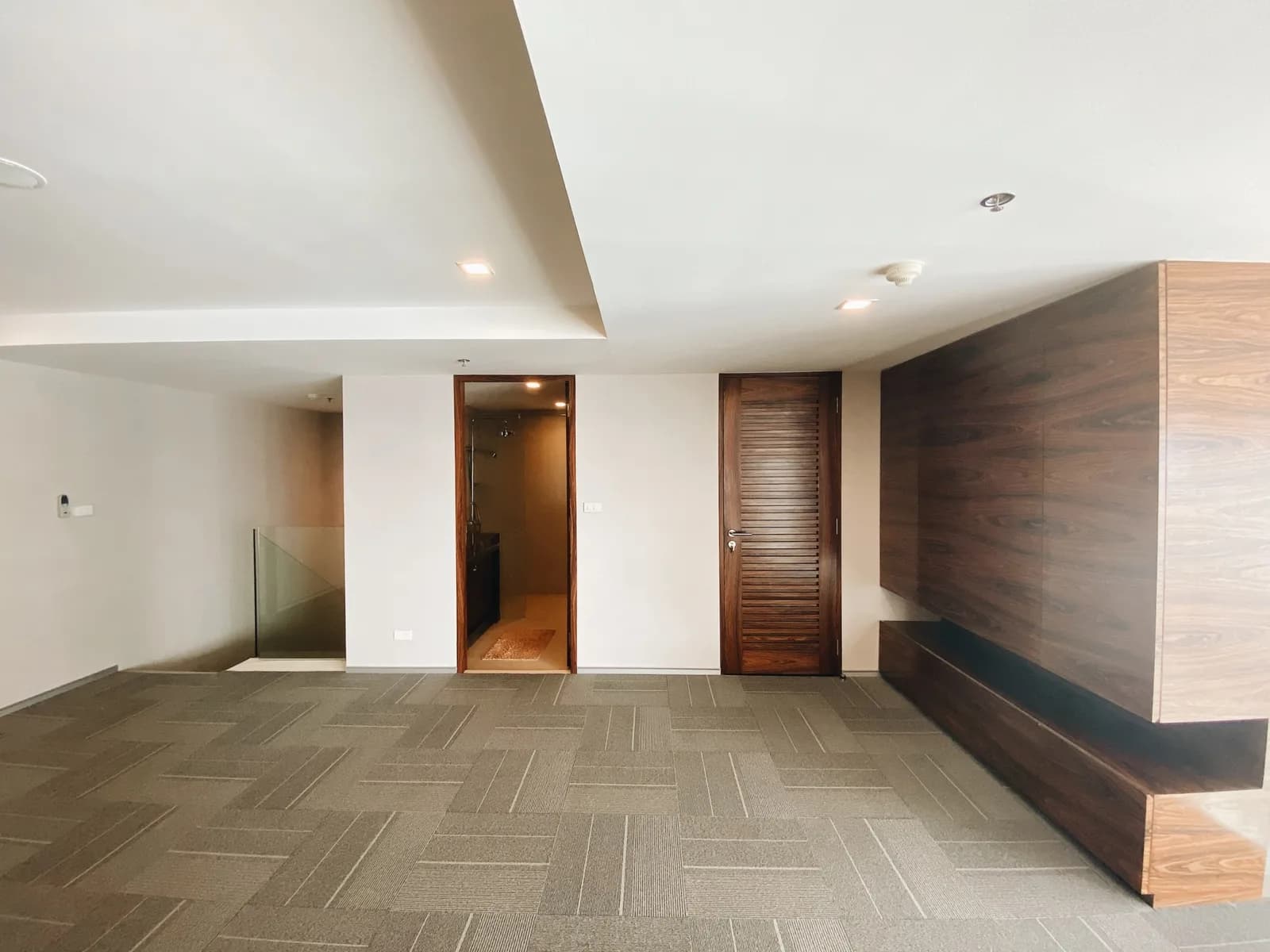 The Emporio Place — photo 11