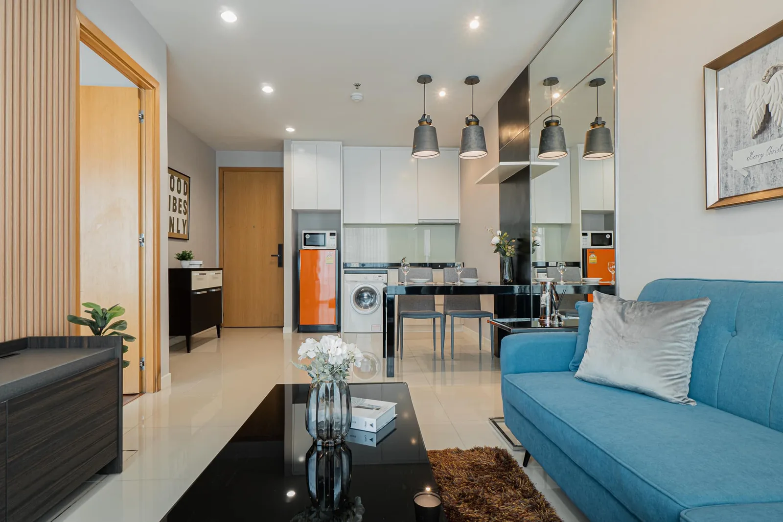 Circle Condominium — photo 2
