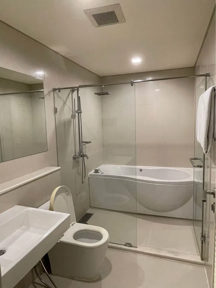 Ivy Thonglor — photo 11