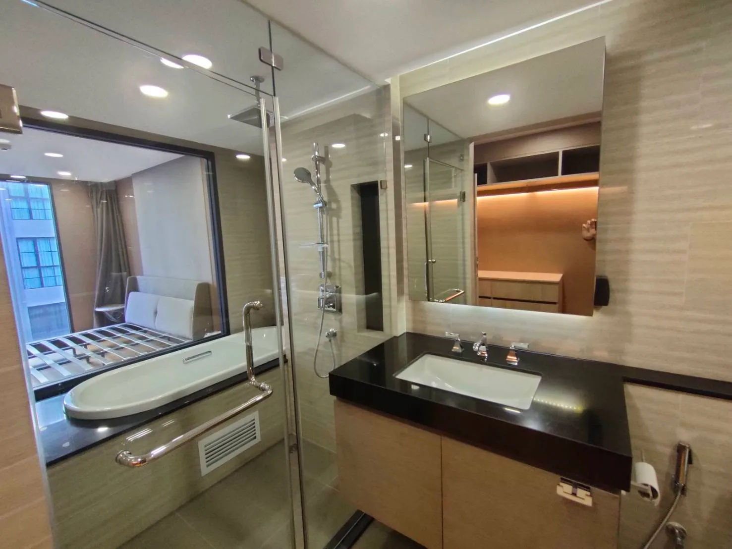 Klass Condo Langsuan — photo 13