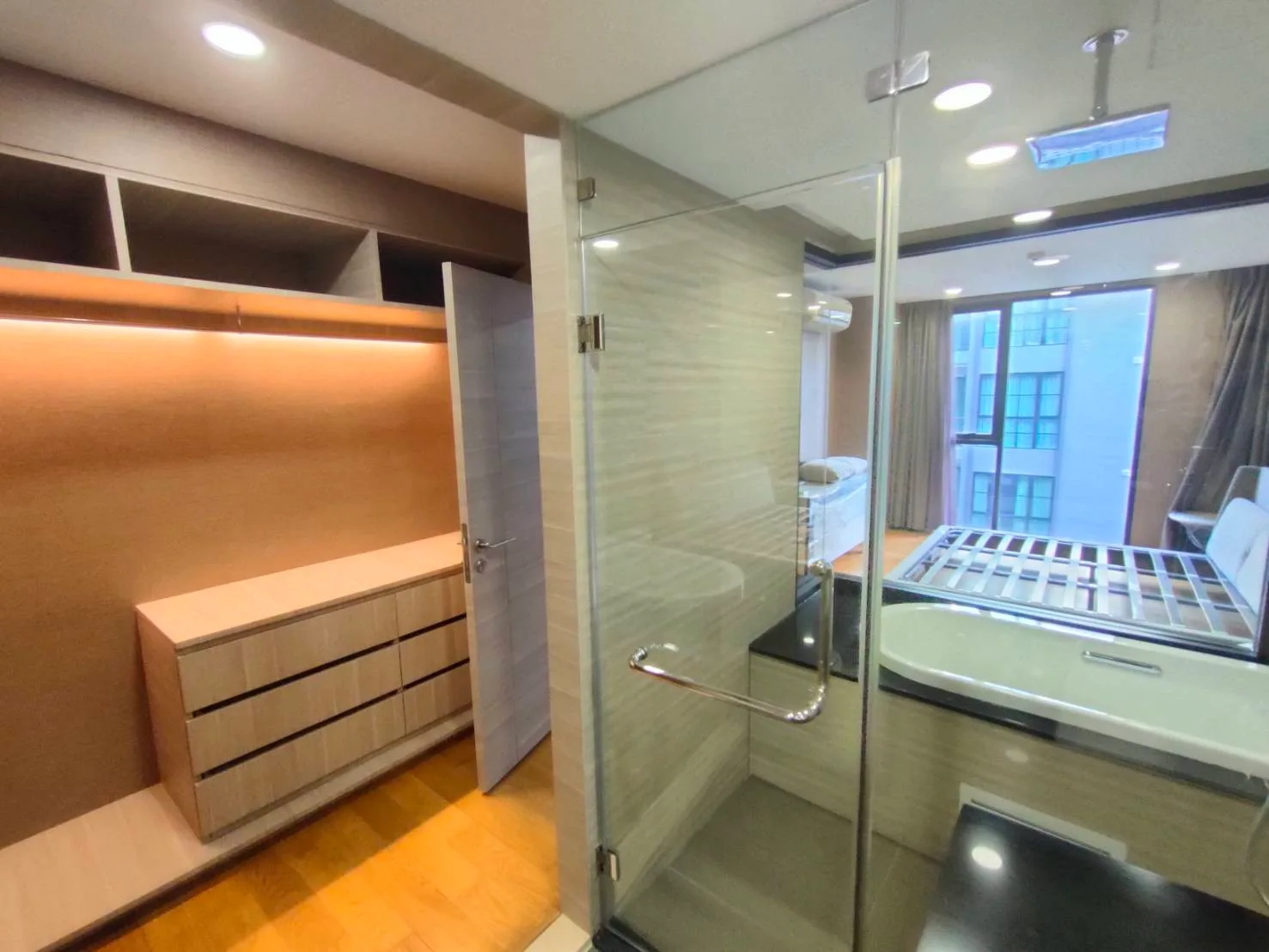 Klass Condo Langsuan — photo 14