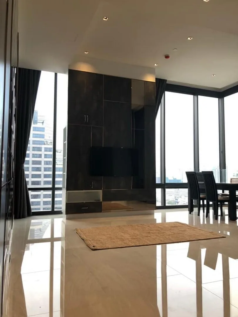 Ashton Silom — photo 1