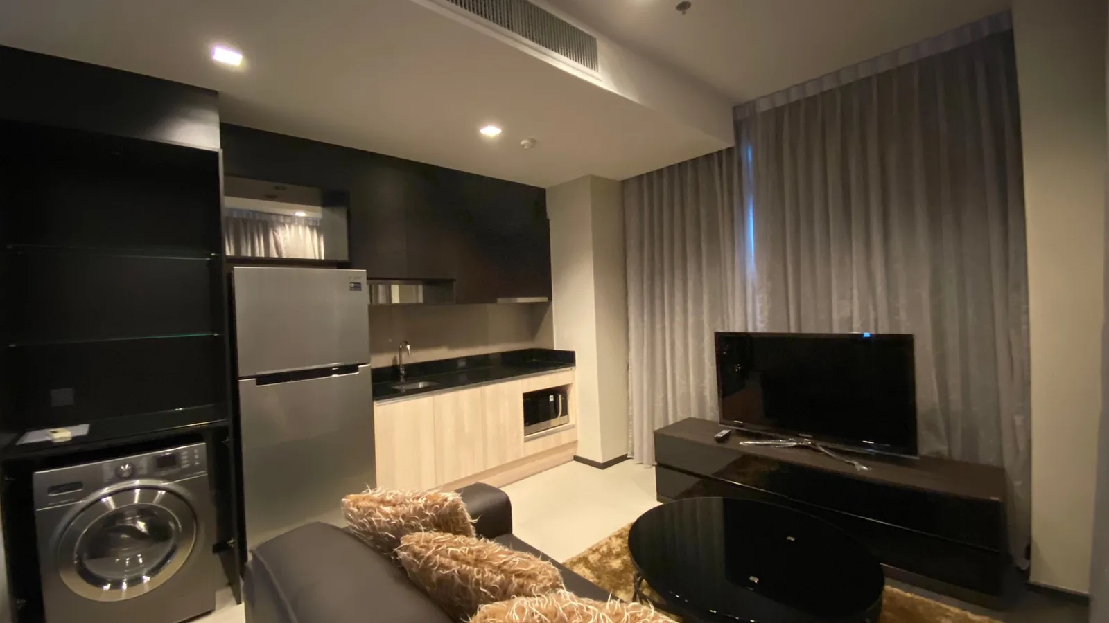 Edge Sukhumvit 23 — photo 3