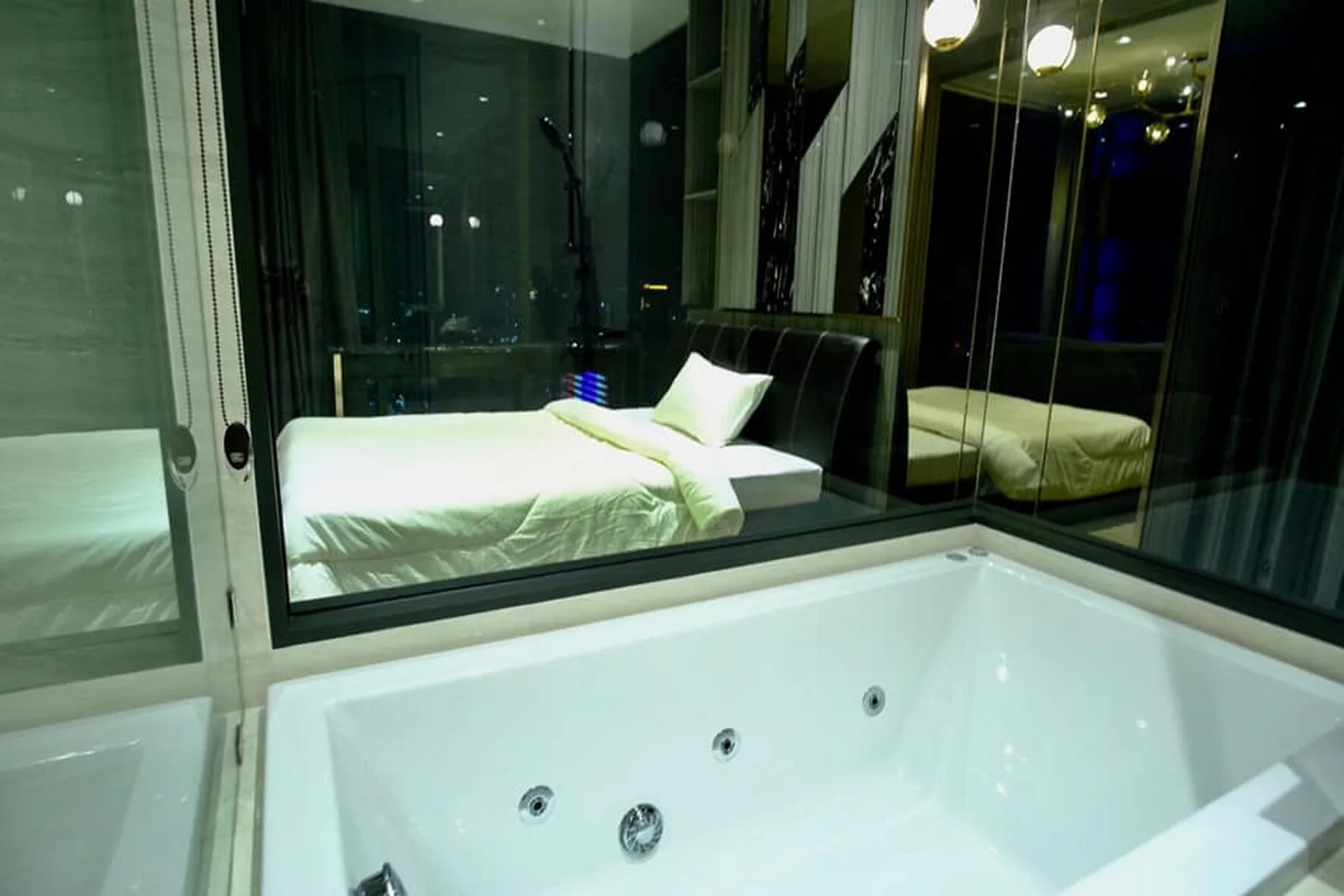 Ashton Silom — photo 14