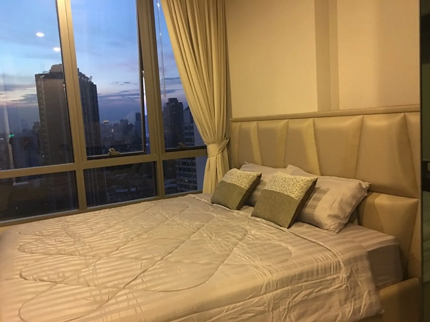 The Room Sukhumvit 69 — photo 1