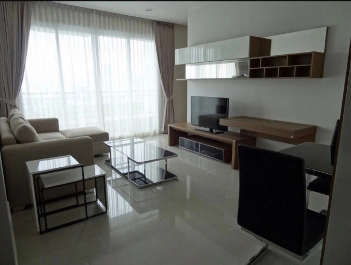 Circle Condominium — photo 1