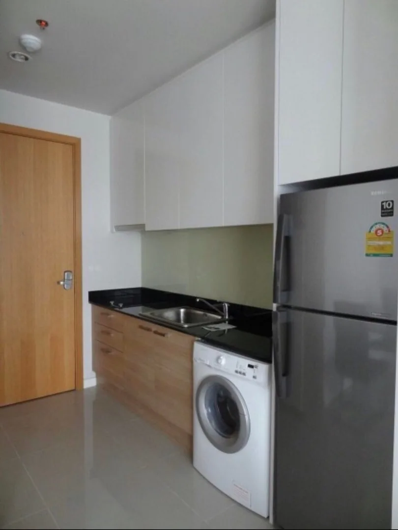 Circle Condominium — photo 2