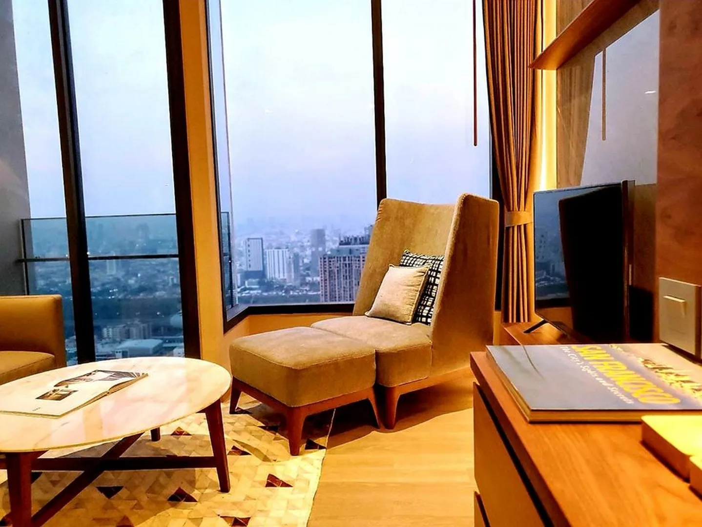 The Esse Asoke — photo 2