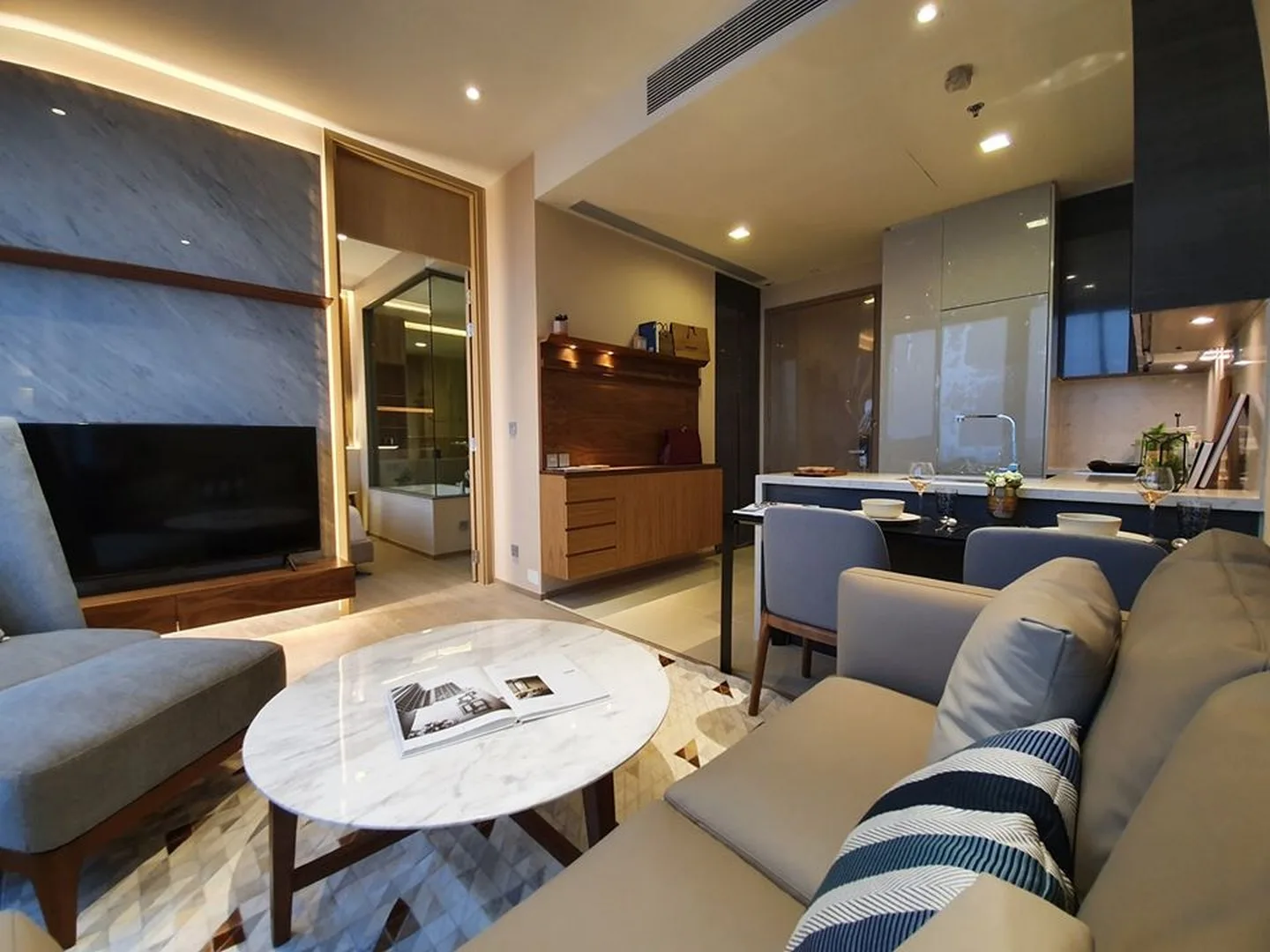 The Esse Asoke — photo 3