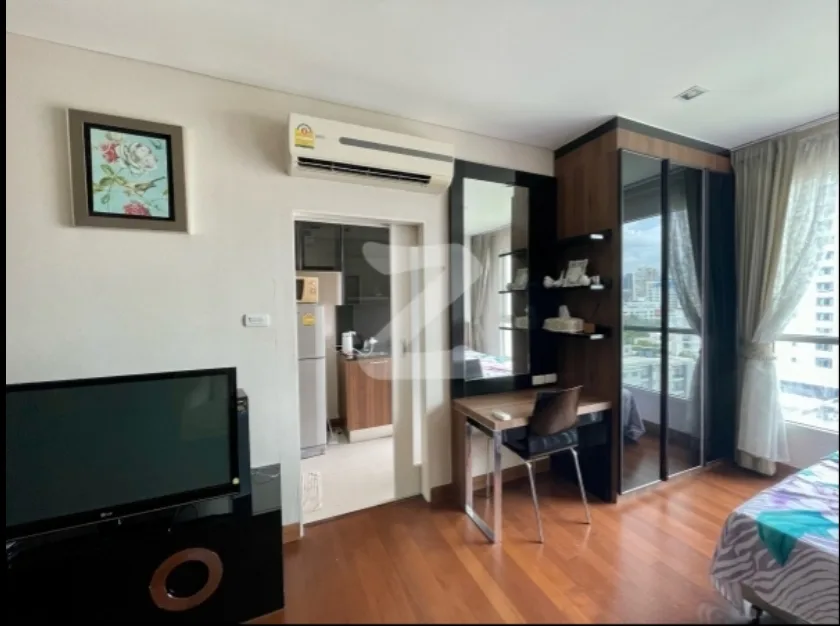 Ivy Thonglor — photo 4