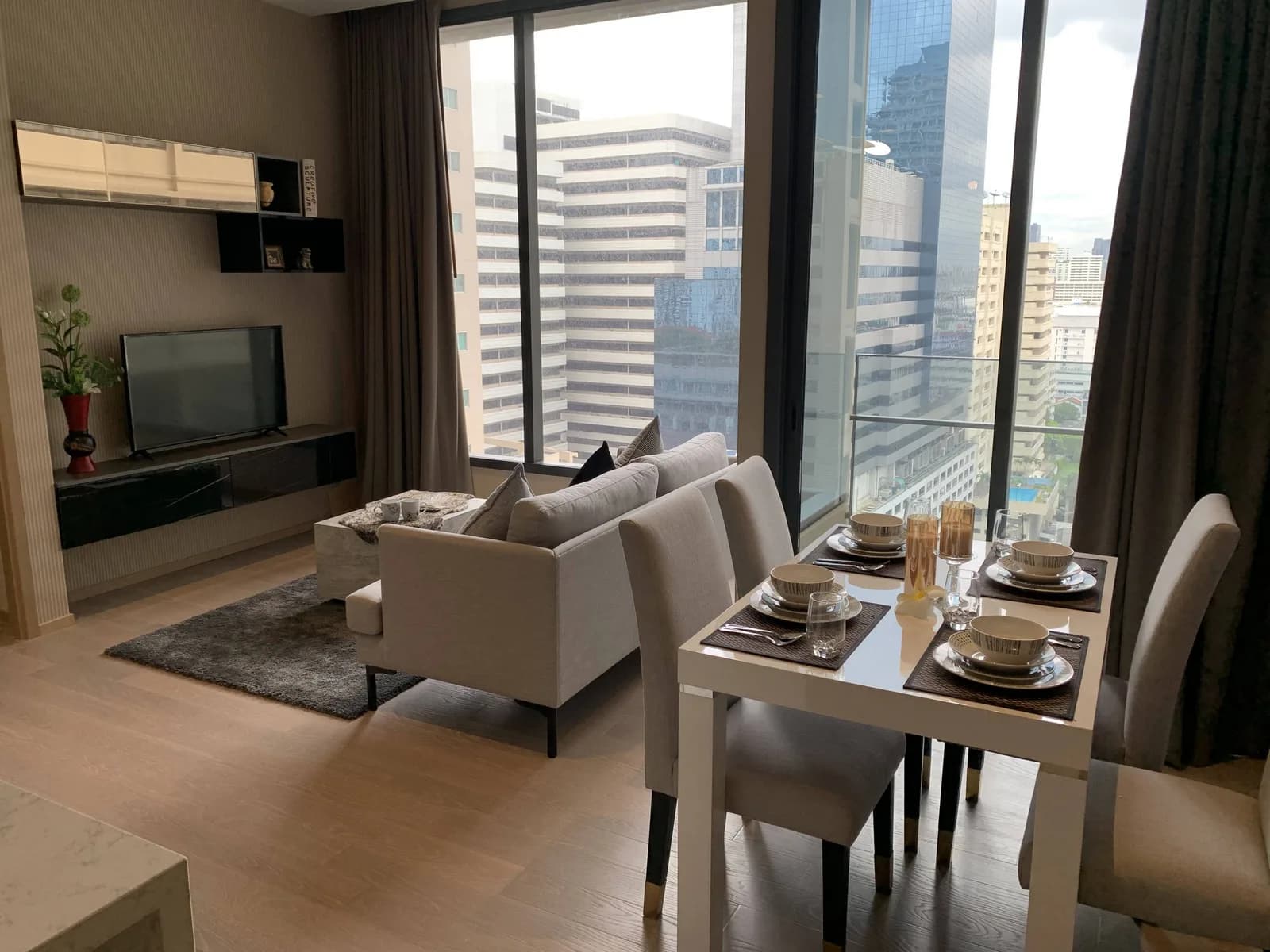 The Esse Asoke — photo 1